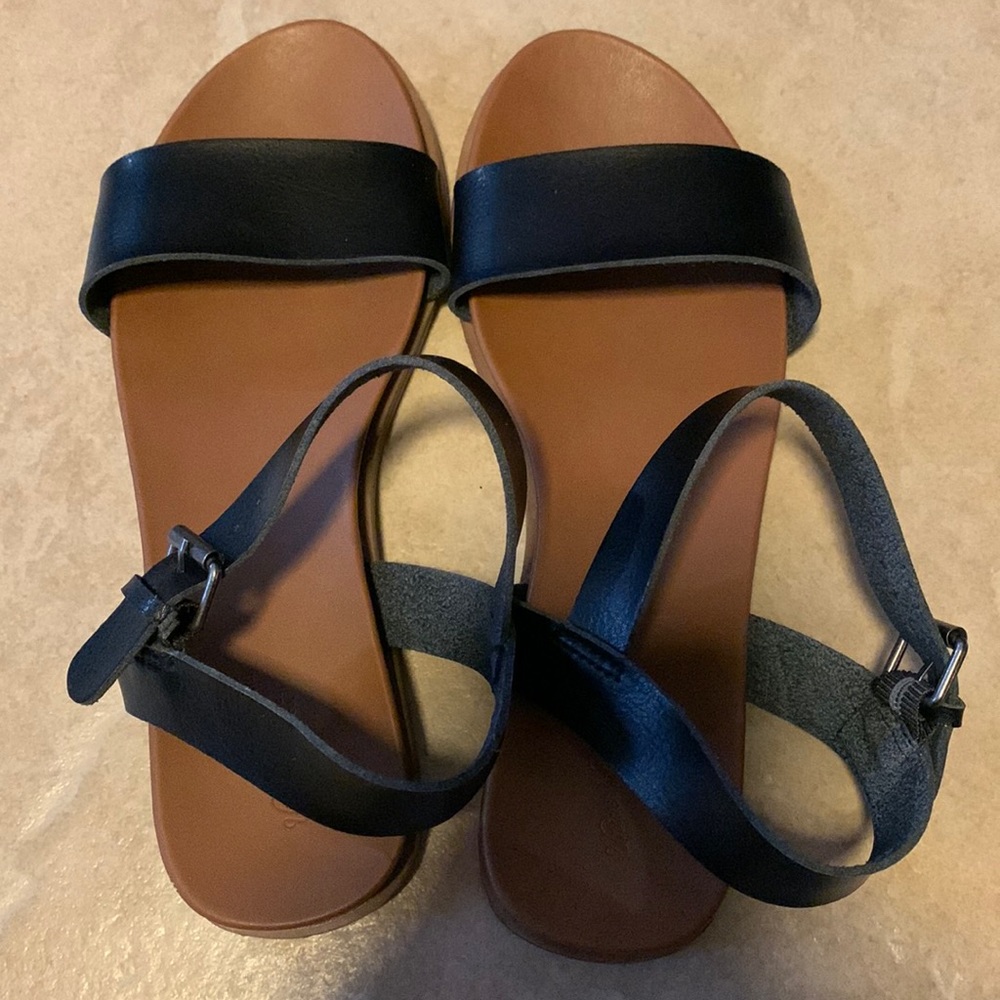 Target universal thread ankle sandals